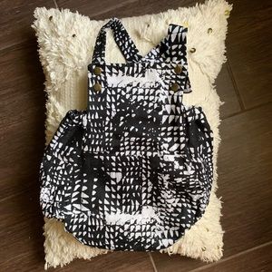 James Vincent Designs black/wht romper 6-12 mo